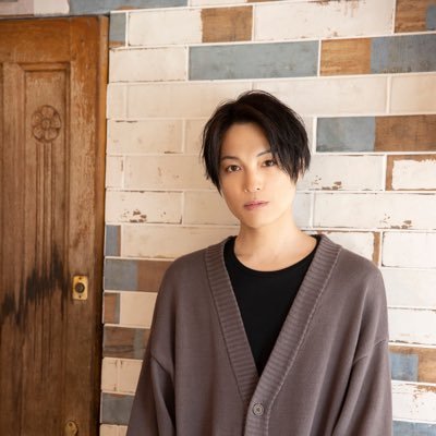 【事務所】bamboo 【劇団】平熱43度 高知出身、俳優。