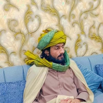 حیدرم قلندرم
میں
میں!
کوئی گمنام سا چہرہ
میں!
میں کوئی بدنام سا چہرہ
میں!
کوئی مشہور سا قصہ
میں!
کوئی مجبور سا قصہ
میں!