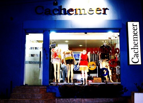 Cachemmer Roupas oferece excelentes grifes de moda feminina LIMELIGHT, TALENTO, SEIKI, Q’LIQUIDO sempre levando você para o mundo da moda. Visite Cachemeer!