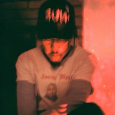 LaronFucker's profile picture. ✩