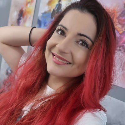 Gamer from Stockholm 🇸🇪 | Live everyday at https://t.co/hahnYUbWly | @Corsair Partner | anniefuchsia@ggtalentgroup.com 📧