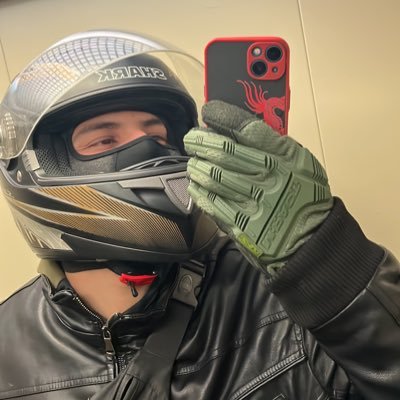 Mougis21Villada's profile picture. VERDAD QUE EL DINERO ES VERDE ? hola 😊