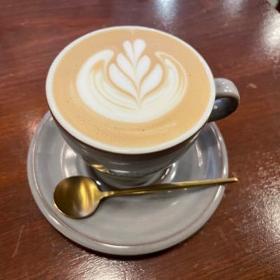 blueplanet393's profile picture. 三度のめしより自由が大すき〜🕊️✨動物が心のオアシスです。辻仁成のアンチです。かなり迷惑をかけられたので、時々つぶやきます。