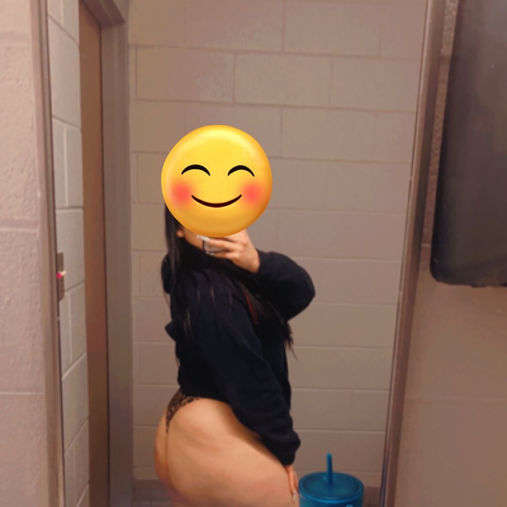 monisbella22's profile picture. https://t.co/rh89LHOMl9