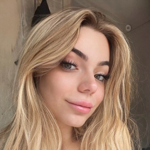 42jslIP2xdnqqD6's profile picture. I like cuddles Backup account, follow main @Kiki_morand