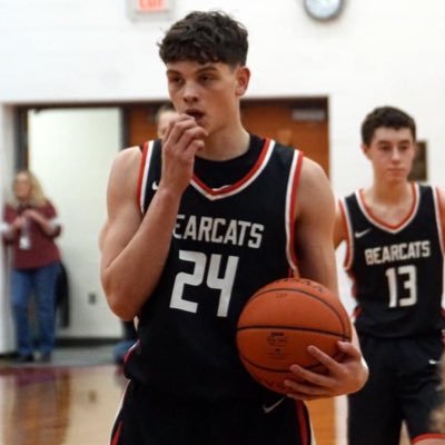 Spencerville High School - CO’ 25 - 6’4” 185 - 3.9 GPA
🏀#24 Wing - 🏈 #7 QB/K/LB - T&F SP/DS/HJ -
AAU: NW Ohio Basketball Club - Cell # 419-513-9091