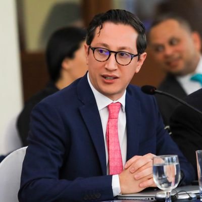 Cónsul de México en Tecún Umán🇬🇹                              
100% 🇲🇽. #OrgulloSEM. 
RRII y Cooperación Internacional🌎. América Latina.