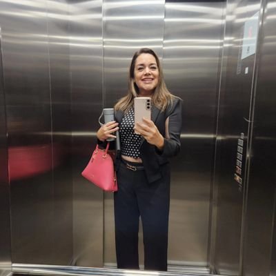 Simple, divertida y comprometida con mis valores.