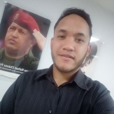 Político Venezolano / Militante de la Revolución Bolivariana /
Docente en Formación 

👊🏻🇻🇪