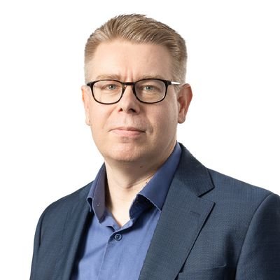 Realistinen idealisti. Kyyninen optimisti. Taksinkuljettaja, ex-kansainvälinen logistiikka. Lempäälä. KD.  Pirha hyvinvointi-ja kokonaisturvallisuusvk varajäs.