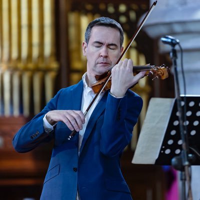 Irish Violinist from Belfast playing a Giuseppe Rocca violin new music/chamber music @fideliotrio @resonusclassics @diatriberecords (Dr) PhD Ulster University