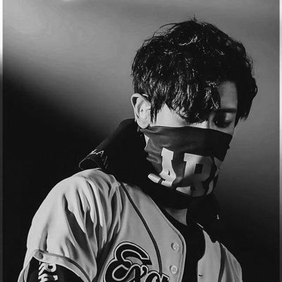 (𝙋𝙖𝙧𝙤𝙙𝙮) a man with a charming smile and a murderous gaze full of charisma. 𝐏𝐚𝐫𝐤 𝐂𝐡𝐚𝐧𝐲𝐞𝐨𝐥