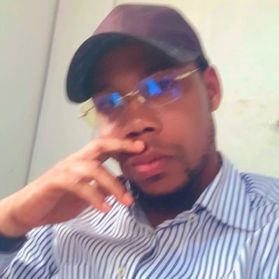 Seuntayo6's profile picture. political and social analyst//Lagos boy with street vibes #MUFC addict//TeamOAU//Taurus king 👑