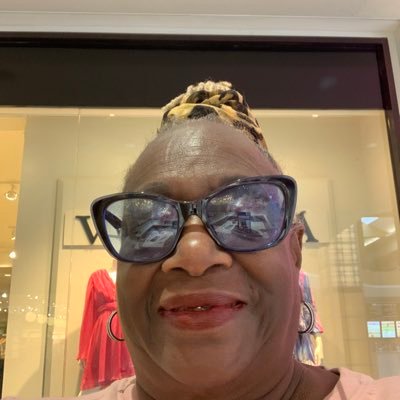 I am a black businesswoman I opened a kiosk at Oak Park Mall in January Lela’s Gift Baskets.Have served in Olathe the community for several years.