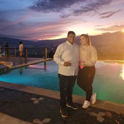 Esposo de @mariadelosang57 bendecido por dios por tener una bella familia y amorosa