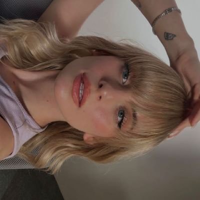 cemrexxcemrem's profile picture. 