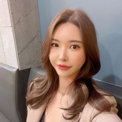 직업: 디자이너, 크로스보더 점포 경영자
영화: 로맨틱 코미디 군사 작전
엔터테인먼트 및 레저: 온라인 영화관, 카페, 공원
취미: 요리