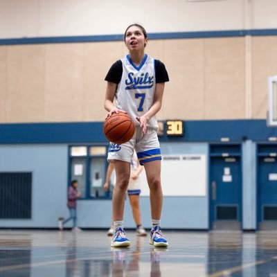 Class of 2024 // 5’7” point guard🏀. Okanagan Mission Secondary School // Club: Athelite E40 U17 // Team BC// presleyhopf2006@gmail.com