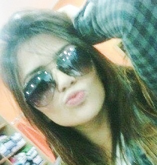 Meiga, Sonhadora, Discreta, Gentil, Cantora, Autora e Futura Psicologa
Twitteira & Ama @Capricho , @familiasampaio