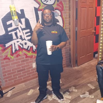 Local Kansas City Rapper/Song Writer
Add Me On FB: @TrapTic Chawn
Trap Tic USA/Music/Company/LLC
Instagram: chawngo
HMU 4 VERSES & HOOKS!!