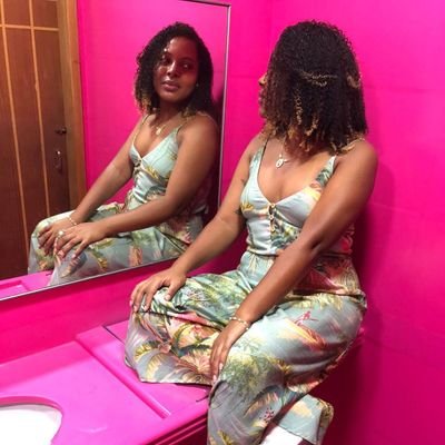 AndrezaBastos15's profile picture. Alma livre, mente sã.🙏