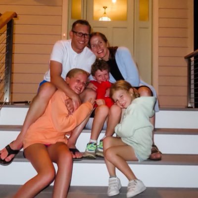 DMV transplant, sports junkie. Ellery, Blake and Lucy run my world in a great way!