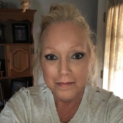 chillaxlolo's profile picture. I am a strong independent woman and I apologize for nothing ✌🏼