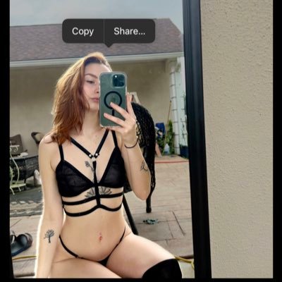 MI • Your local stoner 🍃 & Naked Neighbor 🏠 I like foot stuff 🦶🏻 • Tip or no dm ($15) CA$onlyvmber || NO MINORS || 🔞