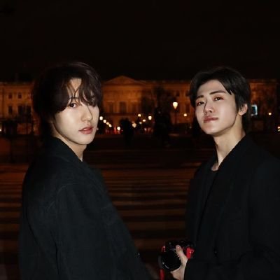 Passengers from the ship renmin
cute cute cute
Akun khusus baca AU