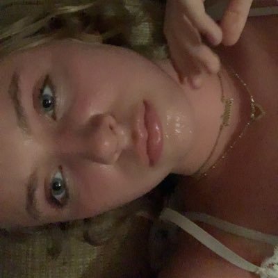 lillybarney45's profile picture. 