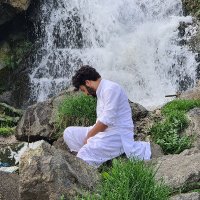 Kafka, Kitabein, Aur Kashmir. (@11aadilhussain) 's Twitter Profile