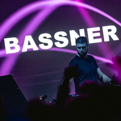 🇫🇷 DJ & Producer 
▪️Progressive House | Melodic Techno | Tech House
▪️Mngmt & Booking: mgt@http://bassner.fr
▪️Infos ⬇️
https://t.co/3MVy83KPcu