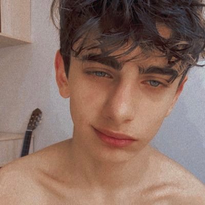 mhyar16002682's profile picture. چیزی نیس ک آخرش مرگه ، احتیاط نمیکنم تو حرفام :)