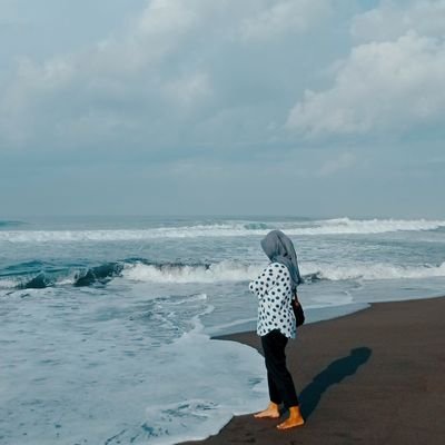 Enak_ajaaa's profile picture. Angkat tangan kanan ke atas, lambaikan dan katakan HAY 🙋