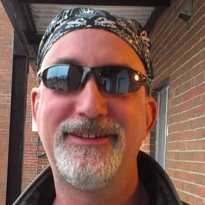 Artist, musician, writer, & part-time mad scientist living in wonderful Chicago. Autodidact, unabashed liberal, sober af since 1/6/2016. Every day is TACO Tues.