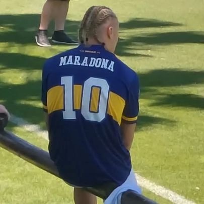 FrasesHaaland9's profile picture. Hincha de Boca como toda persona de bien🇸🇪 Sigo al mejor 9 del mundo🤖 
Campeón del mundo ⭐⭐⭐
Veo películas-series🎬 Simp de Victoria Justice❤️