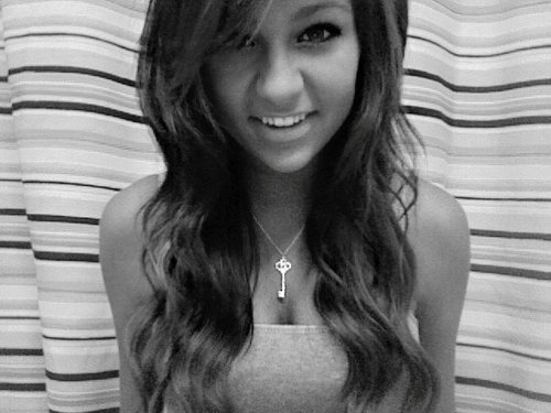 Andrea Russett is our inspiration, and we will always support her no matter what. Follow our personals @rawritssharni, @heyitsdesirae, & @swagger_bieber.  ♥