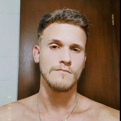 Não tenho nada a oferecer, a não ser que tenha por onde merecer.