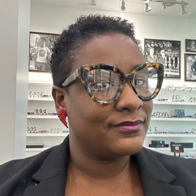 TeziManeLaFlare's profile picture. Perky still BLACK....Magical Black Woman.