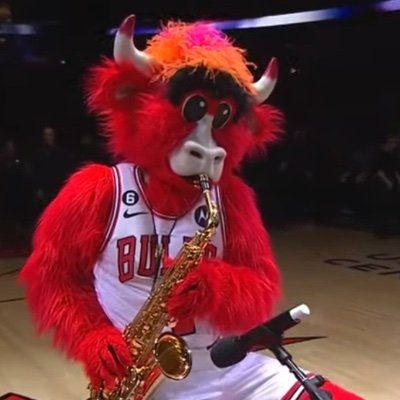 Not a Bulls fan, just ❤❤ mascots playing saxophones. #pusb