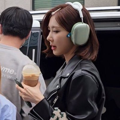 ↝⭑ 𝒍𝒆𝒆 𝒚𝒖𝒃𝒊𝒏 ; 𝐼 𝑓𝑒𝑒𝑙 𝐼 𝑙𝑜𝑣𝑒 𝑦𝑜𝑢, 𝑜𝘩, 𝐼 𝑙𝑜𝑣𝑒 𝑦𝑜𝑢 ⭒↜!¡ (◍•ᴗ•◍)