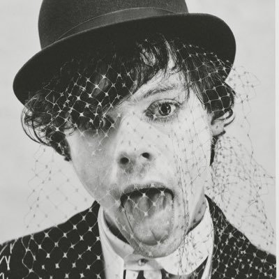 harrysjuicykiwi's profile picture. she/her || 19