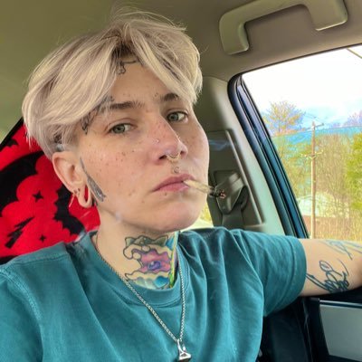 bodyqueercer Profile Picture