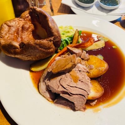 Therealdonnab42's profile picture. Nothing particularly interesting.