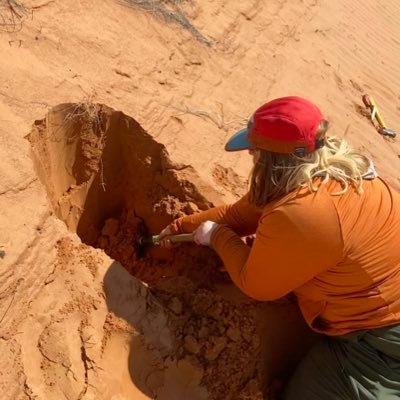 MSc Geology student focusing on geoscience ed, outreach, and geomorph @usu_geo and @USUClimateAdapt, previously @nau_ses. #ActuallyAutistic she/her.