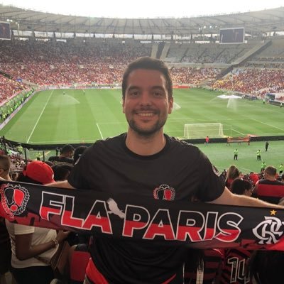 Spécialiste ⚽️🇧🇷 Auteur de “Garrincha”, “Primeira Bola” et “Maracanaç/zo” chez @LucarneOpposee 🔴⚫️ Sócio do @Flamengo e membro fundador da @Fla_Paris