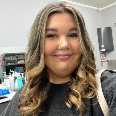 ReaganMcC_16's profile picture. university of ky alum || brandeis law