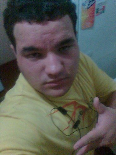 Pessoas loucas como eu não vivem muito mas vivem como querem.

#UniaoDoTwitterSegueEuSigoDeVolta 
me segui que eu te sigo de volta...