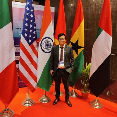 RaiKaPahaad's profile picture. Budding Tweetologist | Amateur Writer | Learner l Scholar in humor | A creative keeda | Social Media Buff |

Works in CII Social Media Dept.