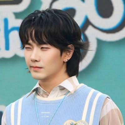 NRAeaSPHbR1QZF9's profile picture. bbb